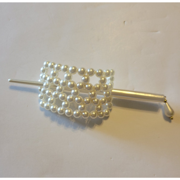 Vintage 80s Accessory Hair Bun Pin Clip Faux Pearls Beaded Sweep Stick Classic - Picture 2 of 4